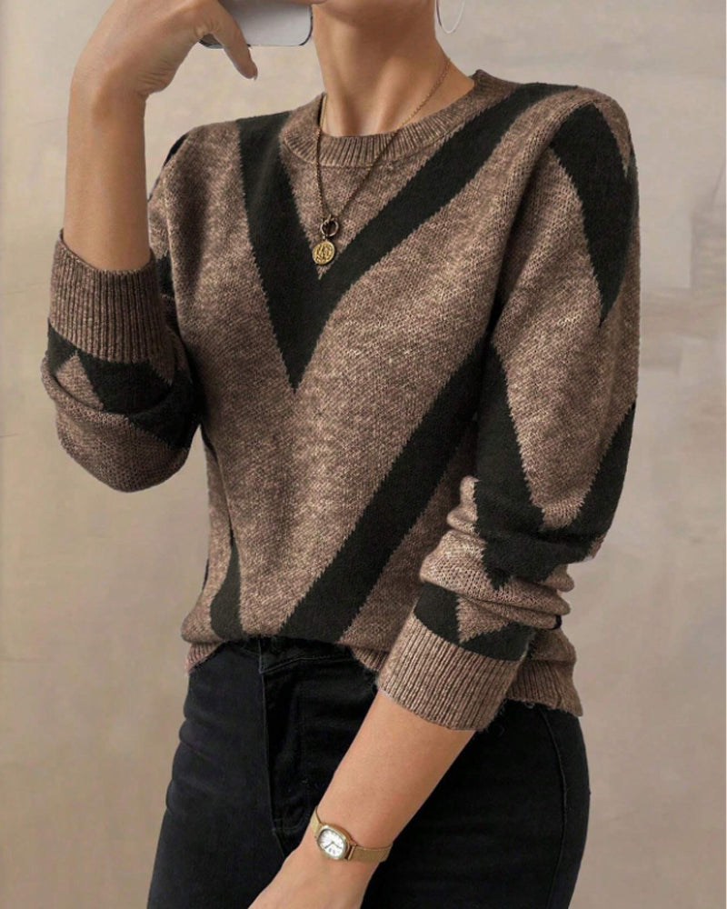 Sweater with Geometric Pattern and Round Neck Features
