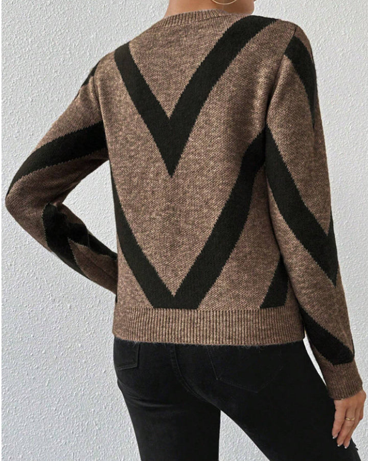 Sweater with Geometric Pattern and Round Neck Features