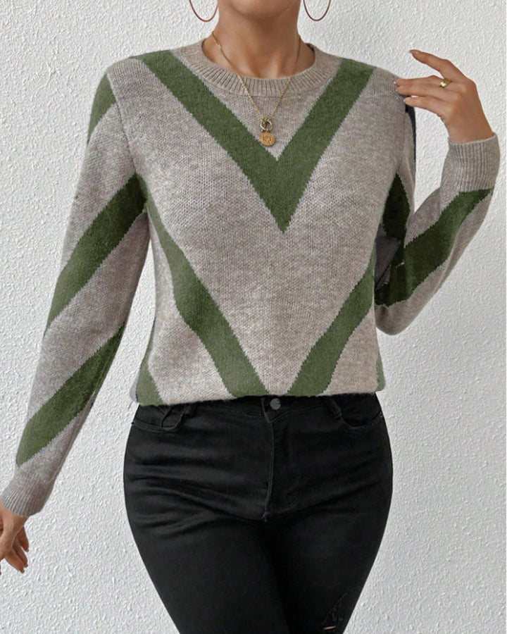 Sweater with Geometric Pattern and Round Neck Features