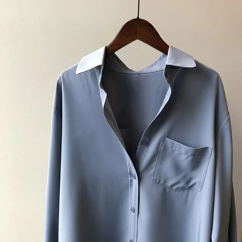 Riley – Blouse with Fluid Elegance