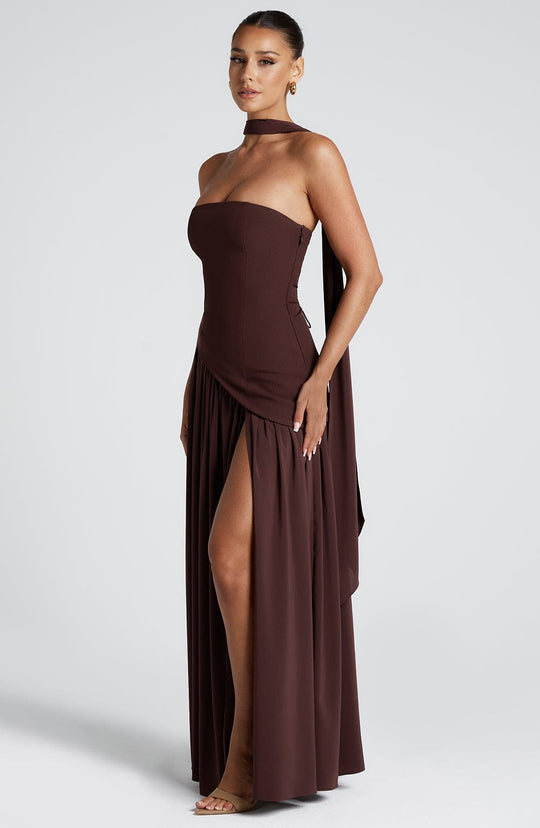LOTTIE – RADIANT STRAPLESS EVENING GOWN