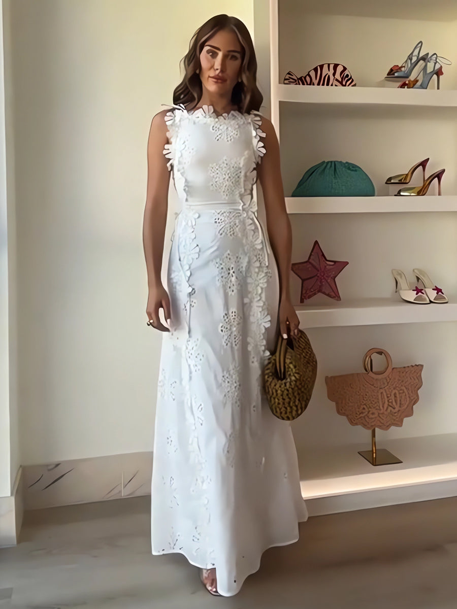 ARLYNNA – LACE FLORAL TIE-STRAP MAXI DRESS