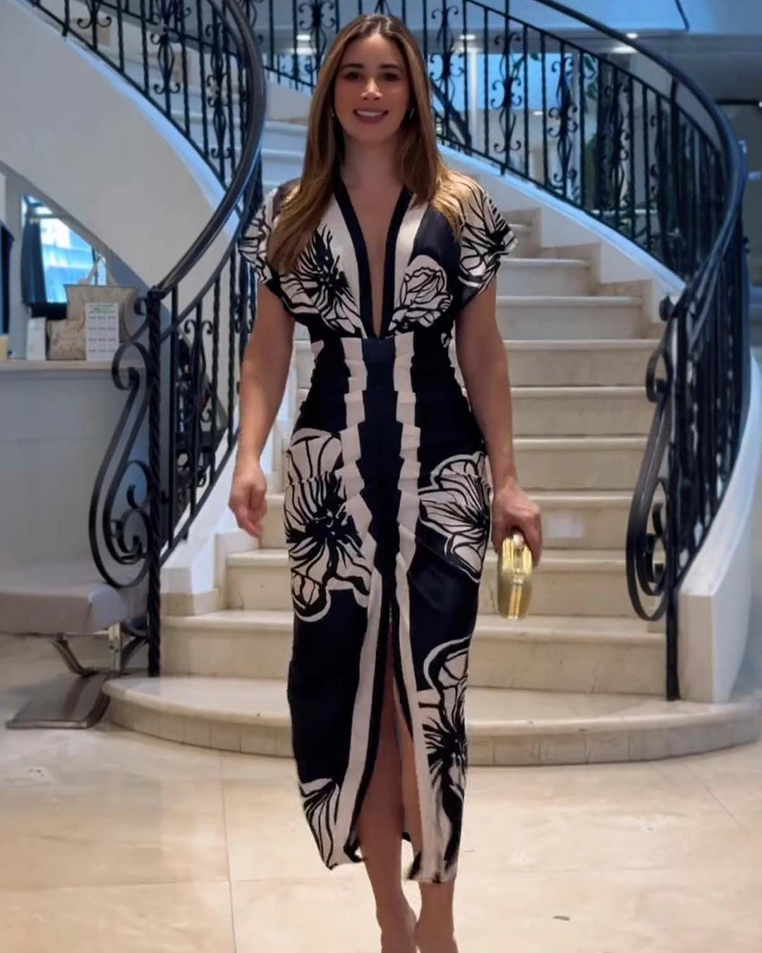 ARLINA – CHIC PLEATED DRESS