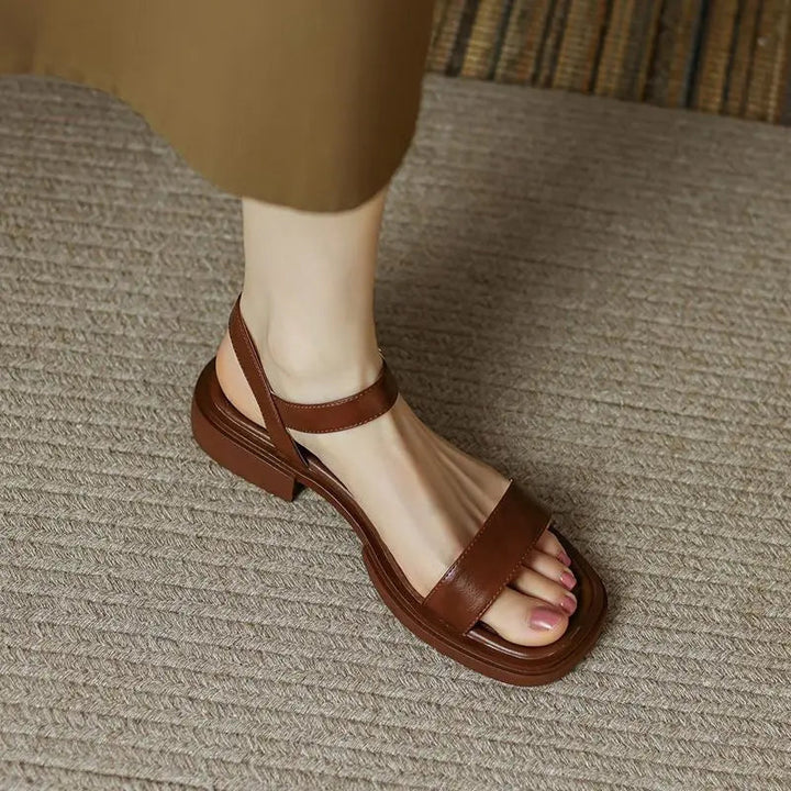 SERENITH – LEATHER SANDALS FOR REFINED EVERYDAY COMFORT