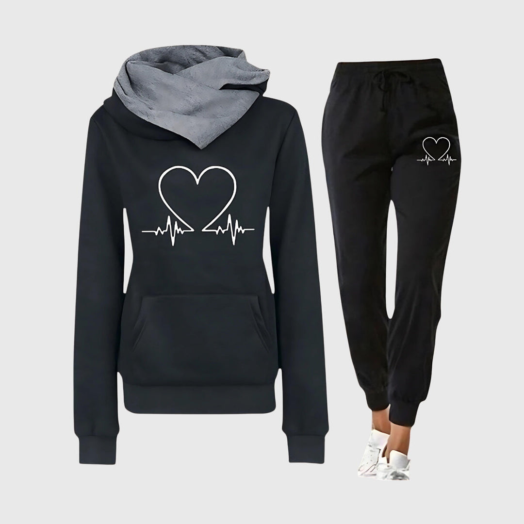 HEARTBEAT – COMFORTABLE TRACKSUIT