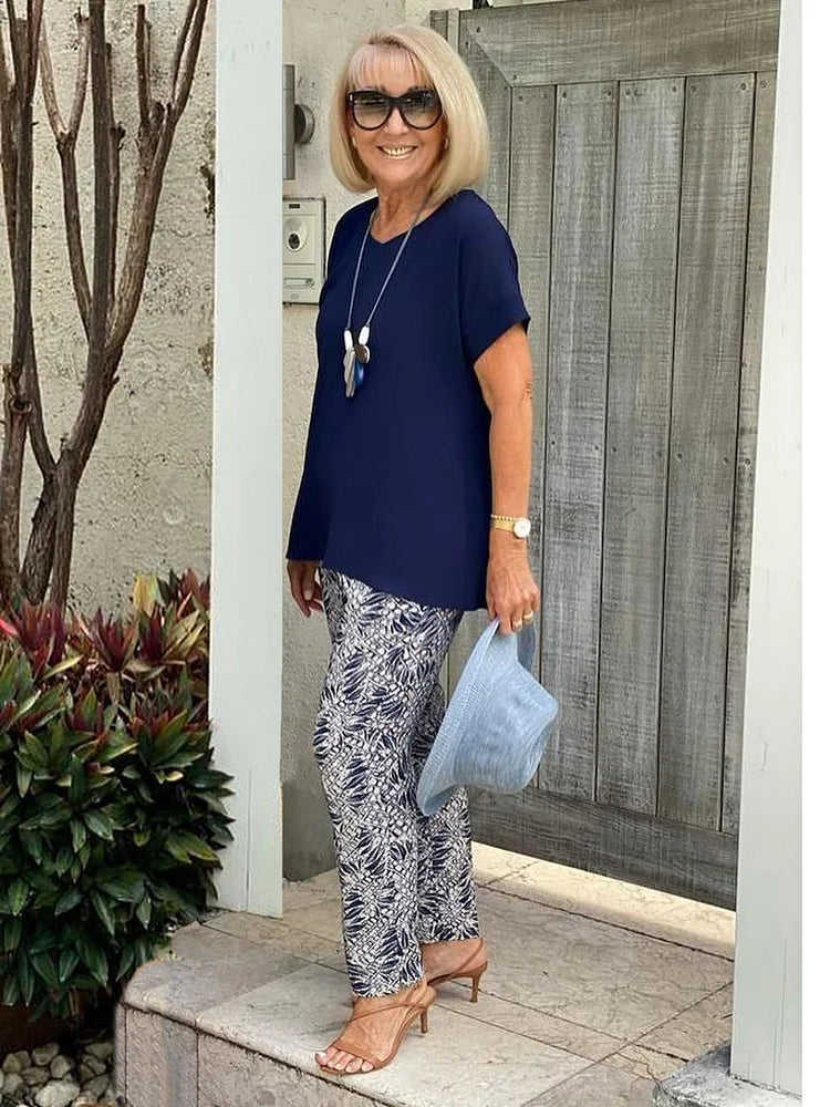 AVALISSE – RELAXED FIT HOLIDAY OUTFIT SET