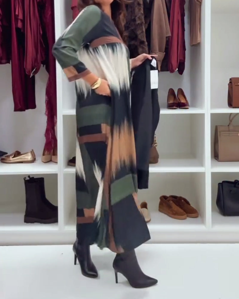 Modern Printed Dress With Round Neckline And Long Sleeves