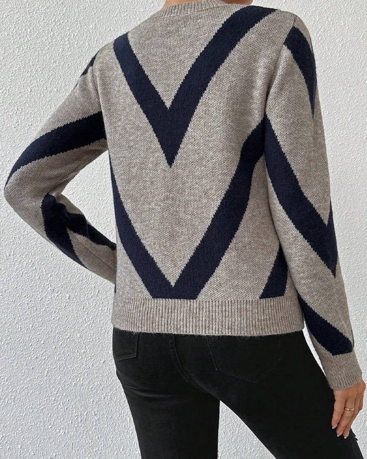 Sweater with Geometric Pattern and Round Neck Features