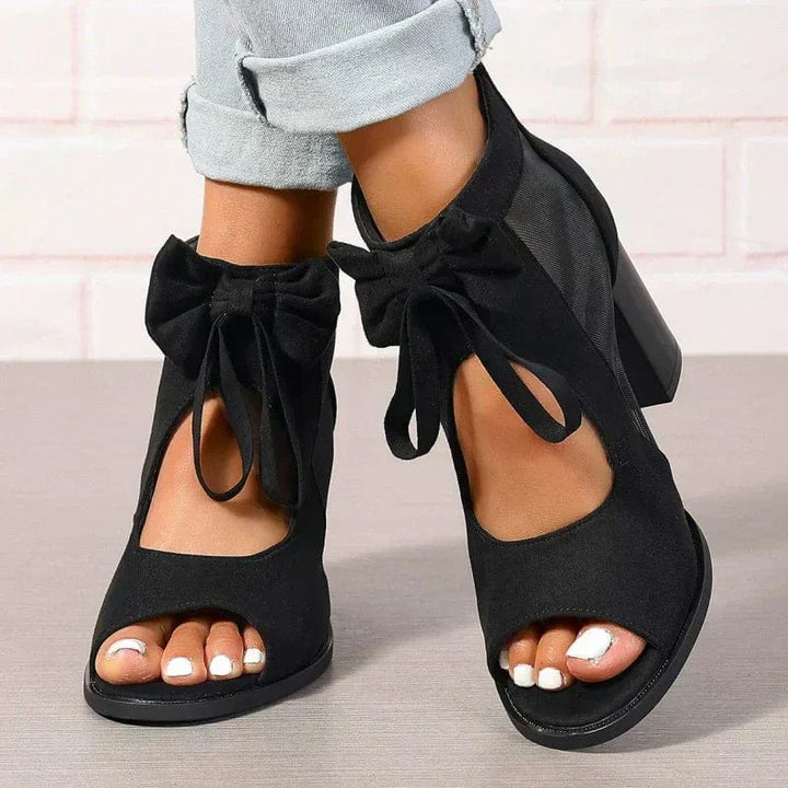 EVELYNRA – LUNETTE BOW HEELS